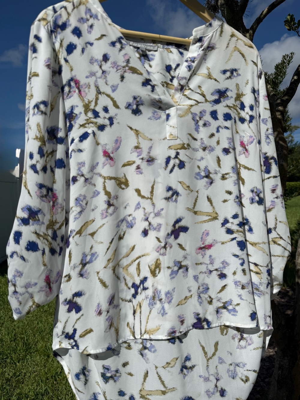 Daniel Rainn White Floral V-Neck Blouse  Blue Pink Olive Convertible Sleeves